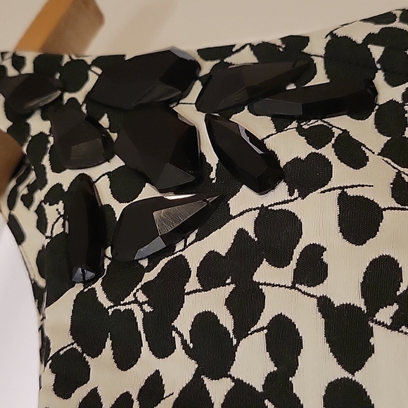 Jessica Simpson dress, black white, floral pattern, sleeveless, beading, size 10 - Picture 8 of 15